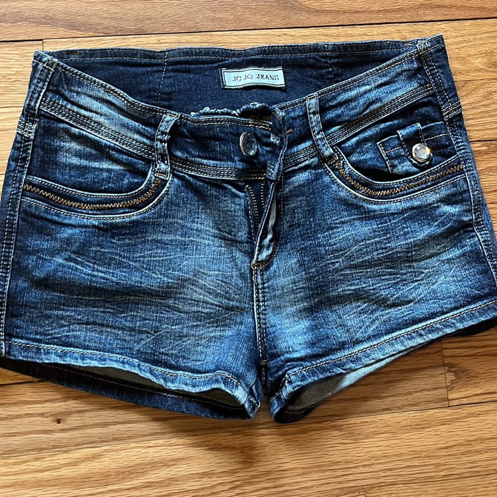 COLUMBIAN shorts. Size 7 womens